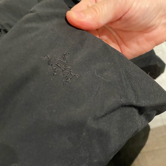 Arc’teryx insulated parka, size X-large - Picture 6 of 8